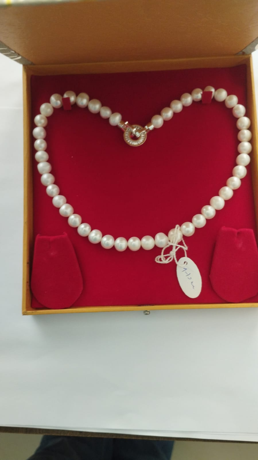 Fresh Water Pearls Necklace 9-10 mm White Pearls