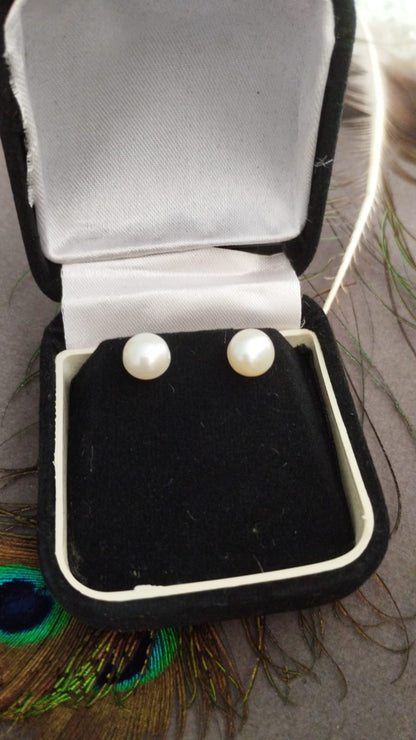 Fresh Water Pearl Studs - 8 mm