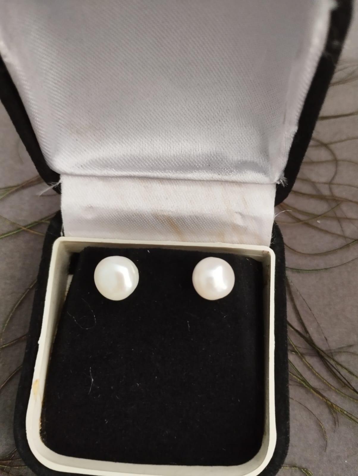 Fresh Water Pearl Studs - 8 mm