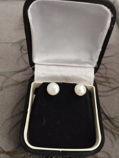 Fresh Water Pearl Studs - 8 mm