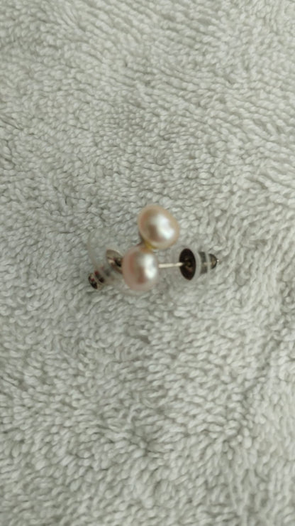 Fresh Water Pearl Studs - 6 mm Fresh Pearls