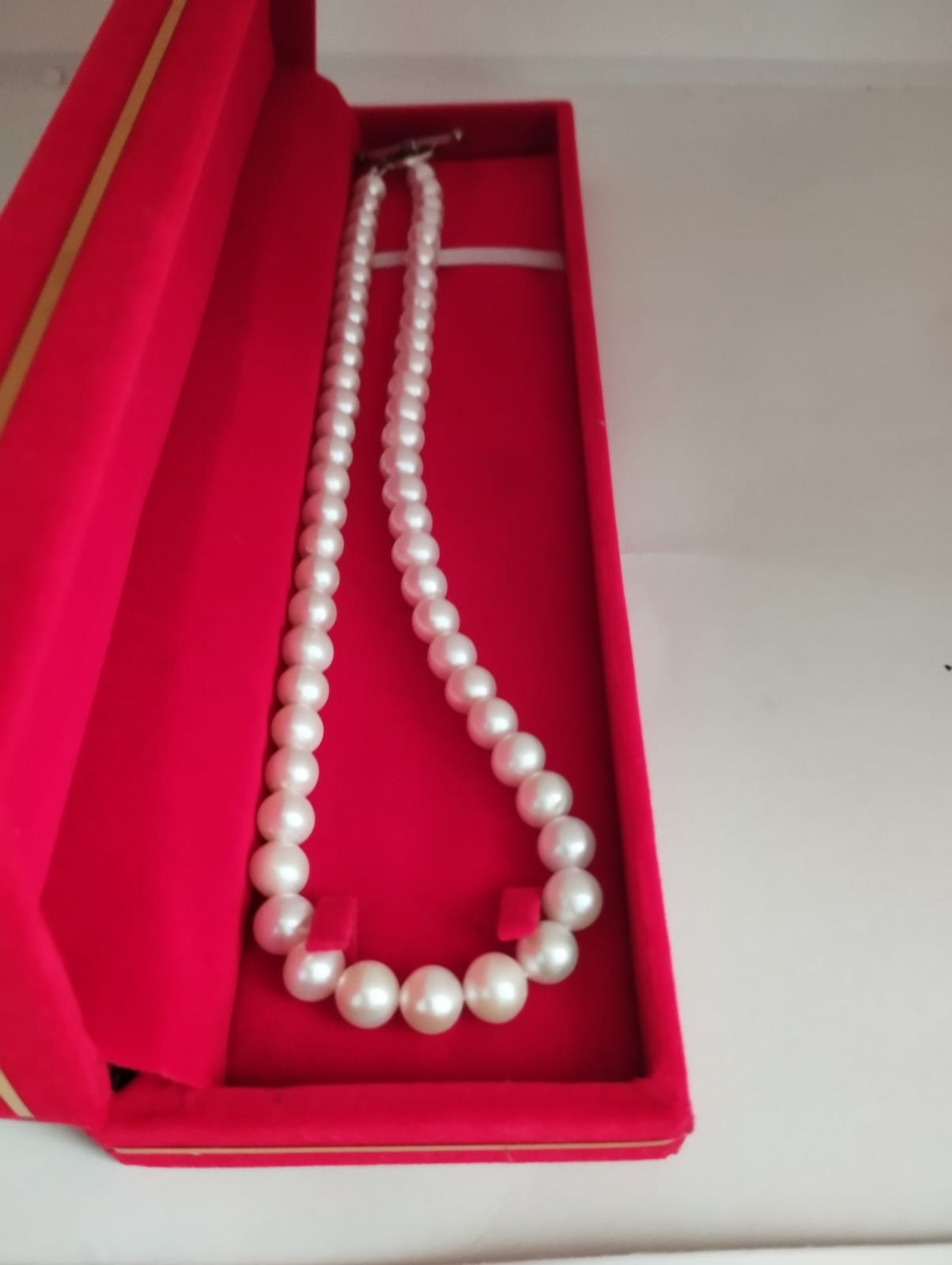 Fresh Water Pearls Necklace Varying sizes 6 to 10 mm White Pearls