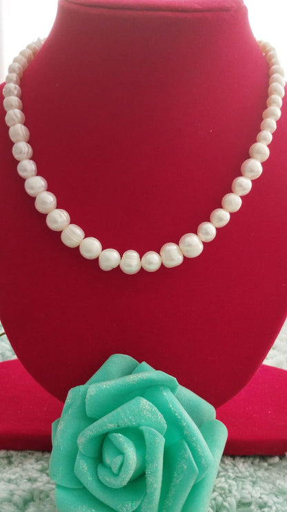 Fresh Water Pearls Necklace Varying sizes 6 to 10 mm White Pearls