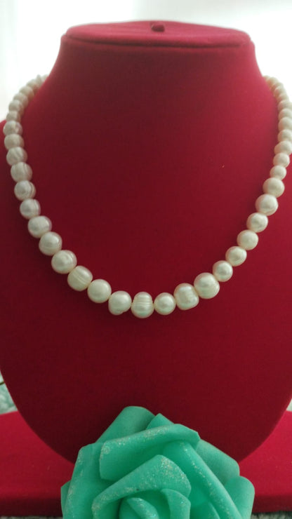 Fresh Water Pearls Necklace Varying sizes 6 to 10 mm White Pearls